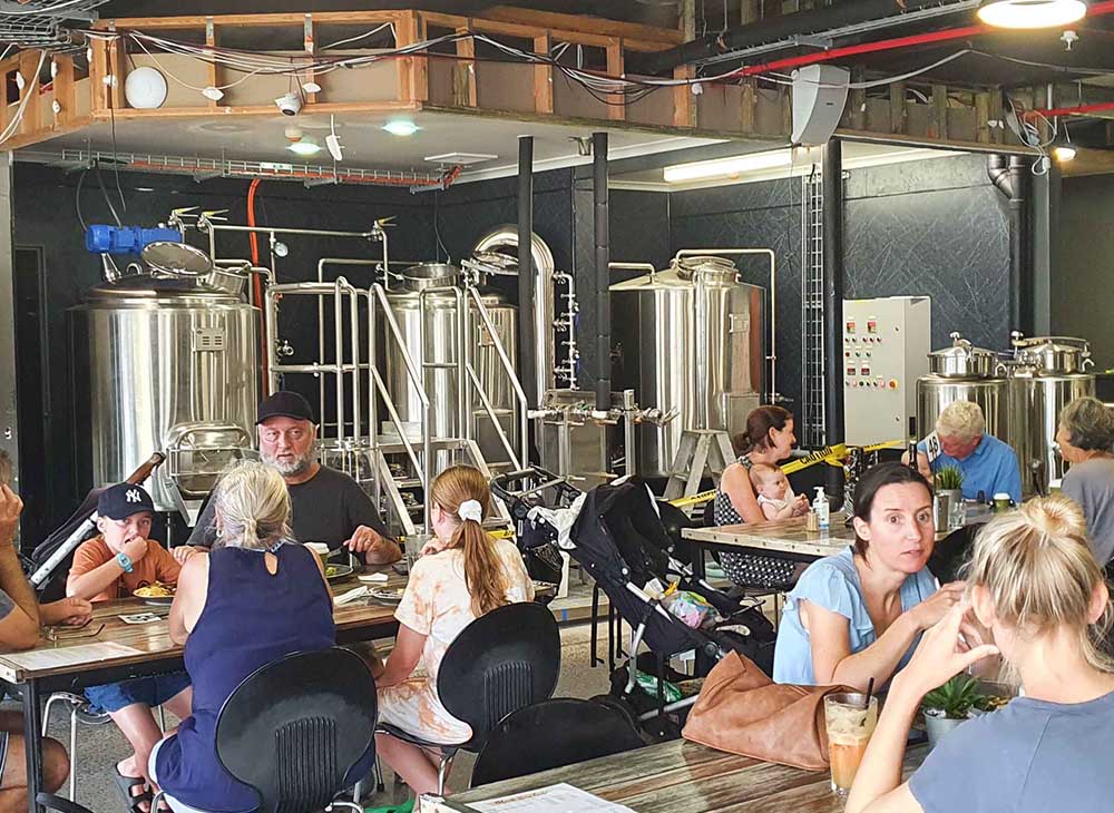 天泰500升精釀啤酒設(shè)備美國酒吧案例